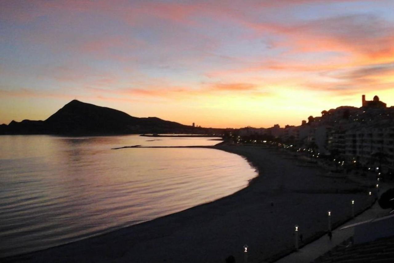 Escapada Romantica En Atico Frente Al Mar Con Piscina Apartman Altea Kültér fotó