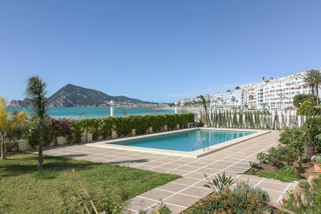 Escapada Romantica En Atico Frente Al Mar Con Piscina Apartman Altea Kültér fotó